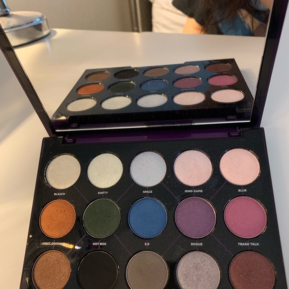 Urban Decay Distortion Palette - Picture 2 of 3